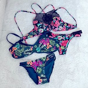 BUNDLE 2 for 1 bikinis $18 for both or $12 each.